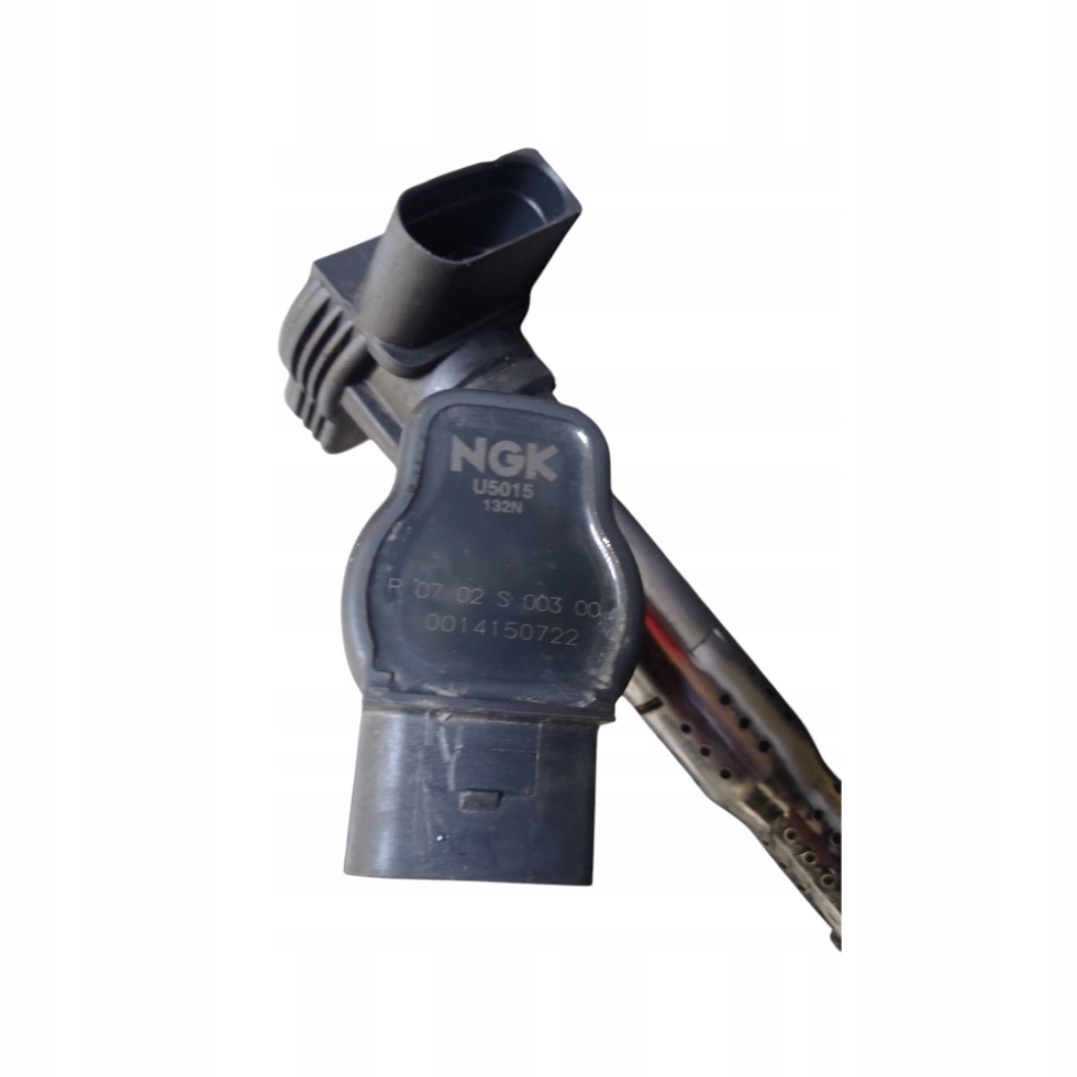 фото №3, Катушка зажигания комплект audi a3 8p 2.0fsi r0702s00300 07k905715f