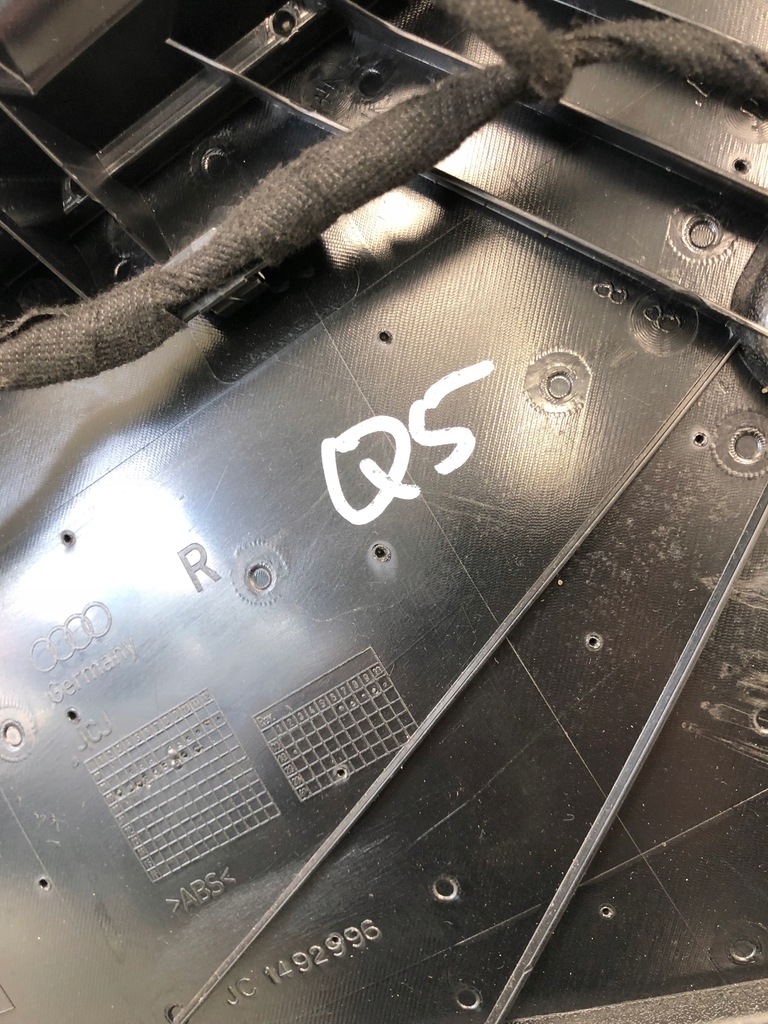 фото №7, Обшивка дверь правый задняя audi q5 8r