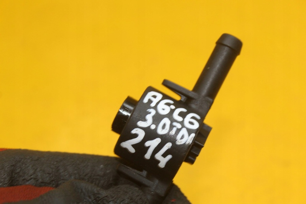 фото №8, Клапан фильтра топлива audi a6 c6 057127247