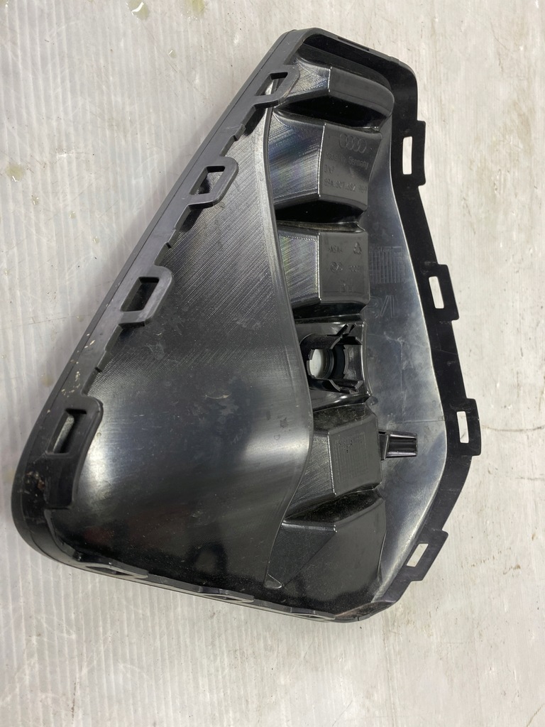 фото №11, Решётка бампера правый перед audi q4 e-tron 89a