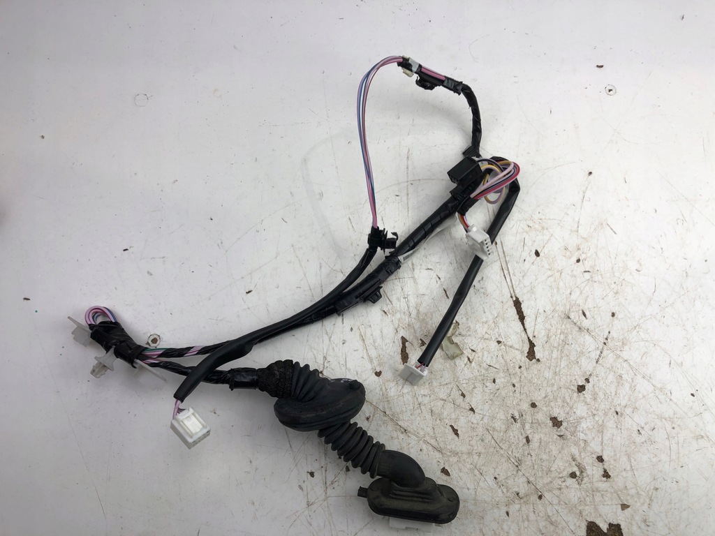 фото №1, Toyota yaris iii жгут дверь правая 82153-0d710-d