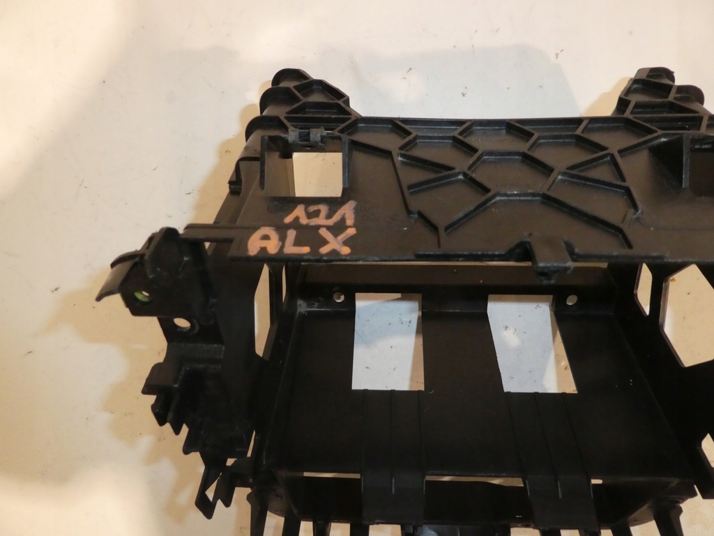 фото №2, Рамка радіо консолі vw eos scirocco 1q0858089