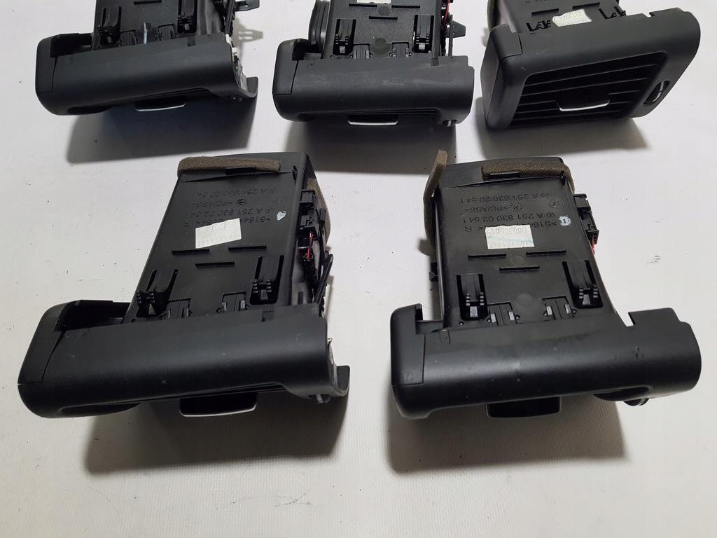 фото №6, Mercedes r-klasa w251 решётки решётка обдув правая 2518300254