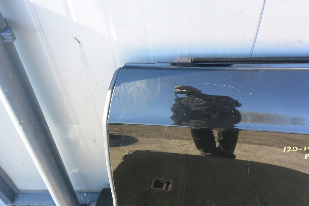 Tesla model s дверь левое задняя чёрные 13-16 в Украине