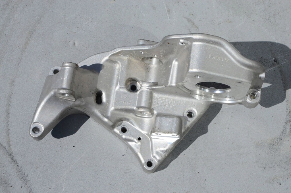 Купити Кронштейн генератора volvo v60 31480996