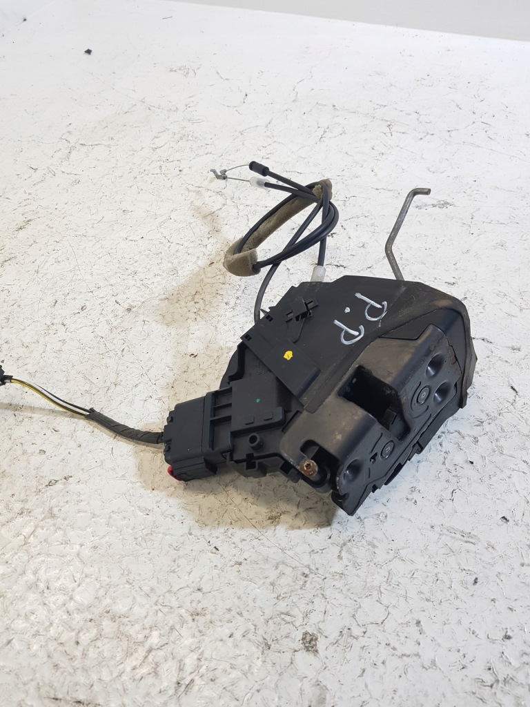 фото №2, Замок двері центральний правий перед mazda 3