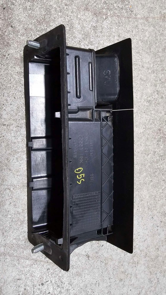 фото №1, Кронштейн крышки багажника камера audi4k8827574