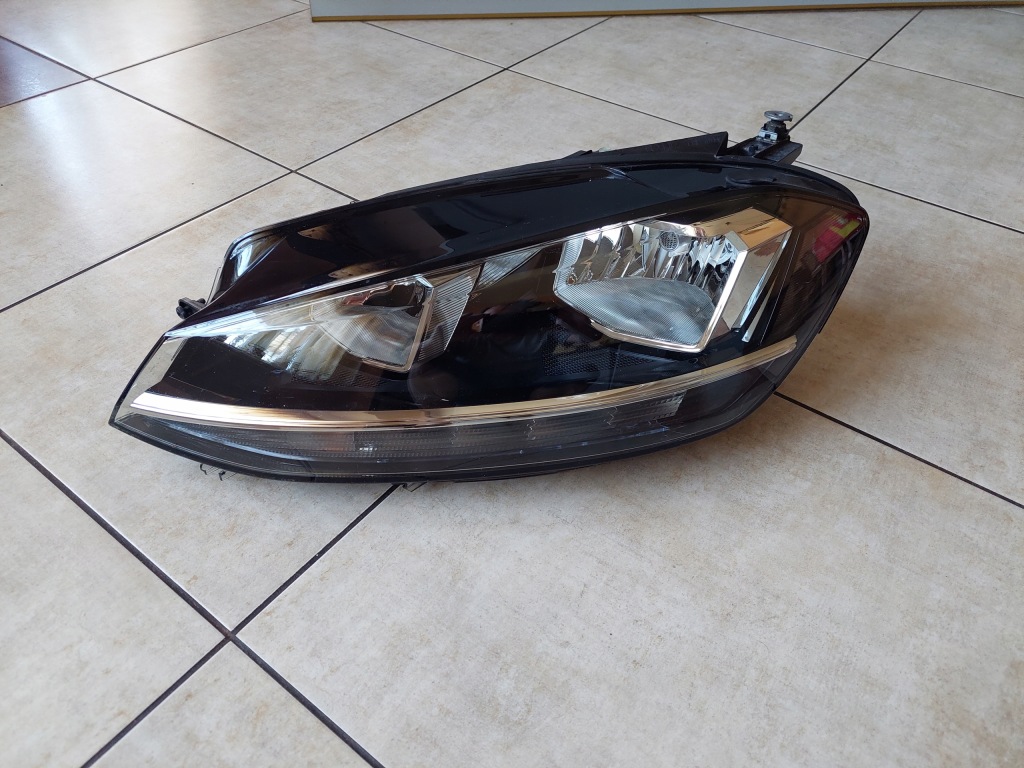 фото №1, Ліва лампа - звичайна - led - vw golf vii - lift