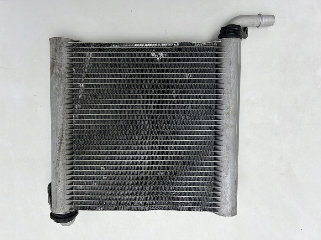 F-pace x761 velar l560 додаткова радіатор води бічна оригінал Недорого