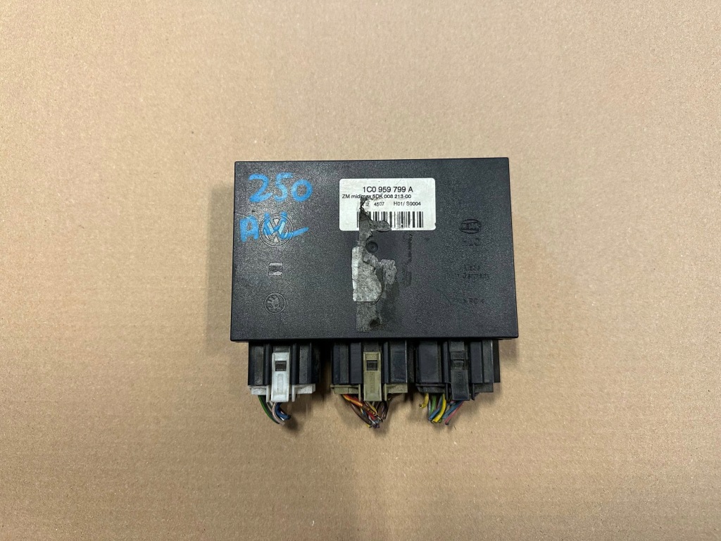 фото №1, Skoda octavia i lift модуль комфорту роз'єми 1c0959799a