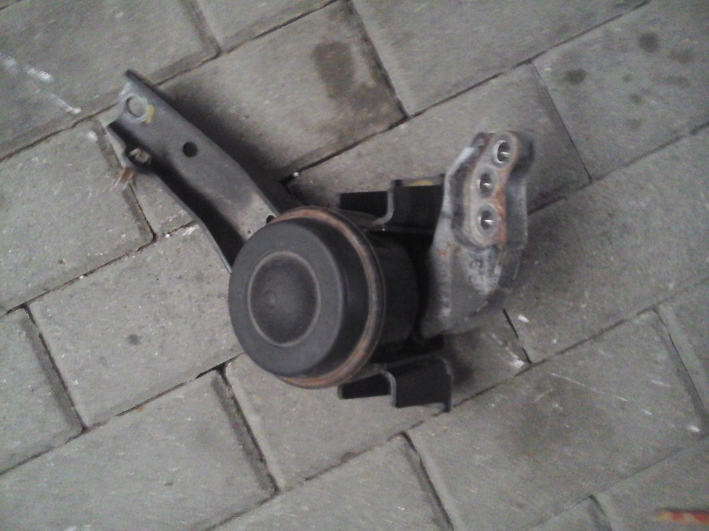 фото №1, Suzuki swift mk7 sport кронштейн двигателя poduszka1,6