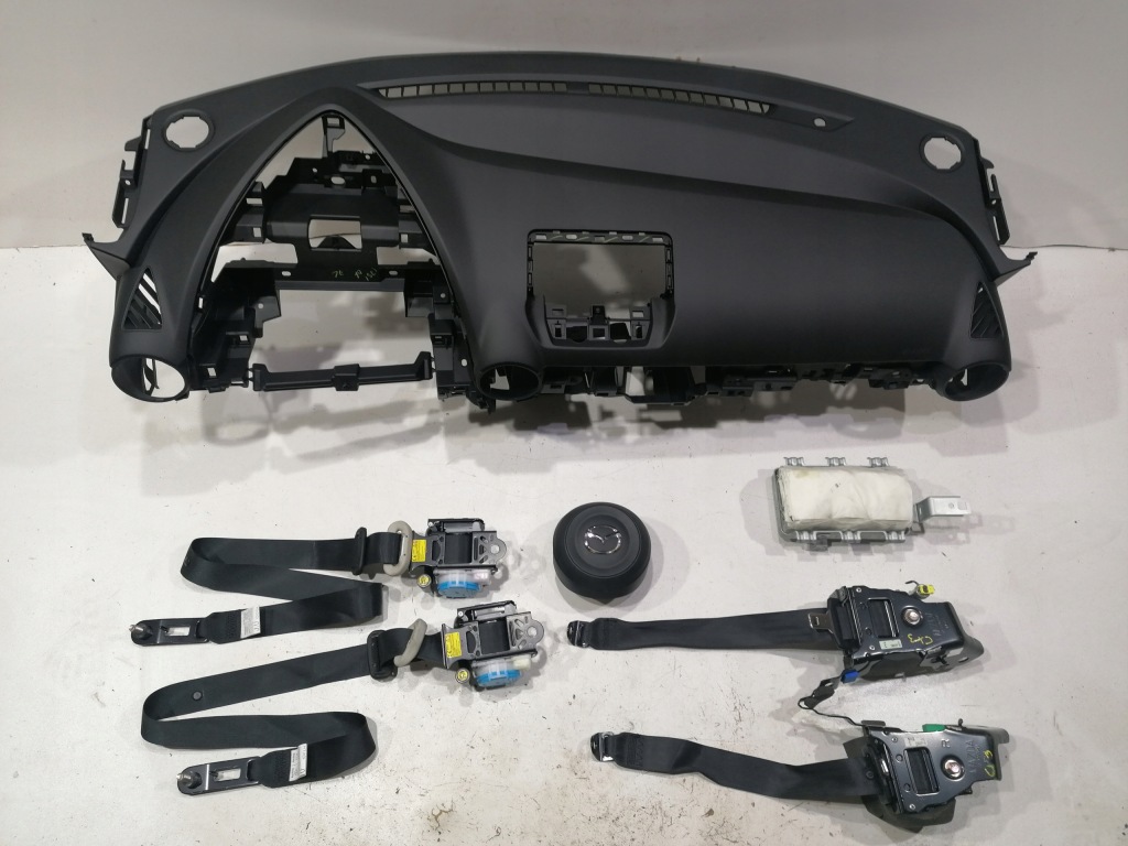 фото №1, Mazda cx3 lift панель приладів консоль подушки безпеки подушка безпеки ремені