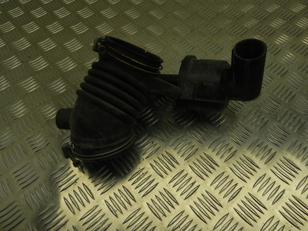 Купить Направляющая всасывающая воздуха lexus rx 2017 1788131430