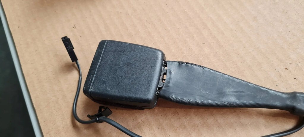 фото №6, A4 b9 8w клипса поперечина сиденье левая правая перед 8w0857755 a5 8w