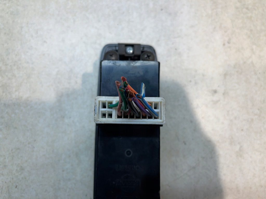 фото №16, Панель вікон i перемикачі primera p12 1.9dci 25401av640