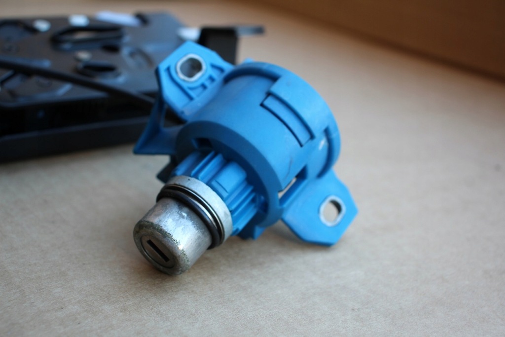 Купити Механізм замок кришки багажника bmw e93 кабріолет  комплекти 7129214