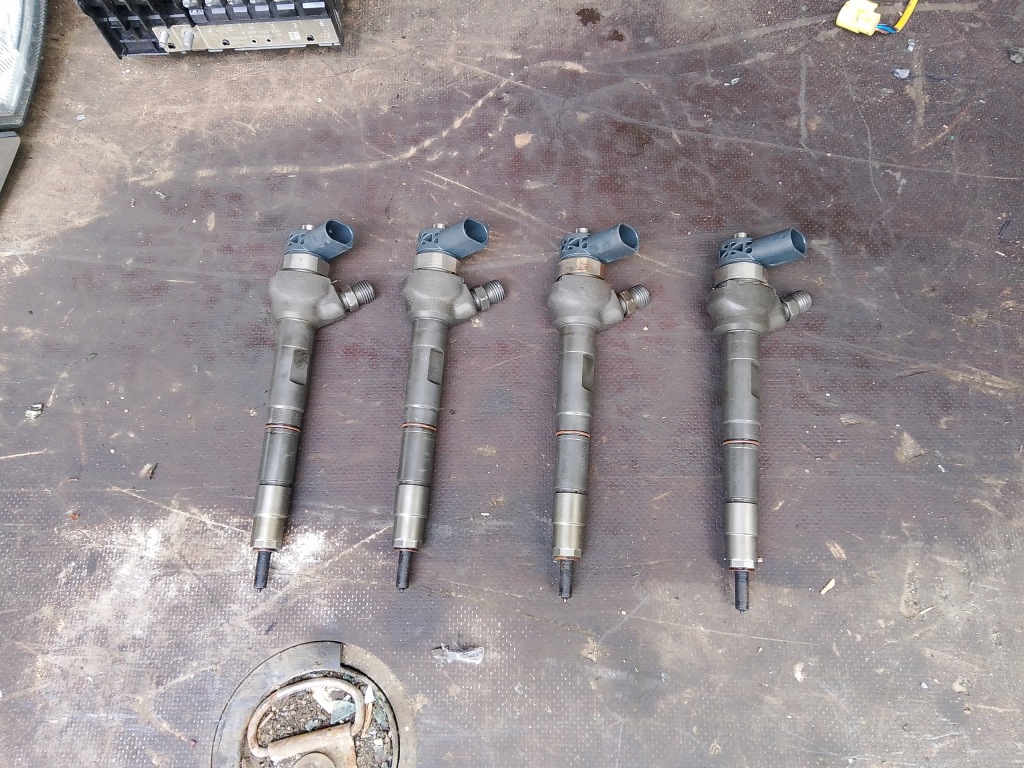 Купить Инжектор форсунки vw 2.0 tdi 03l130277j
