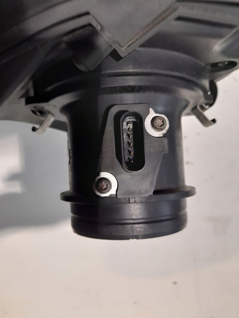 фото №4, Корпус фільтра повітря audi a4 a5 q5 8k0133835b