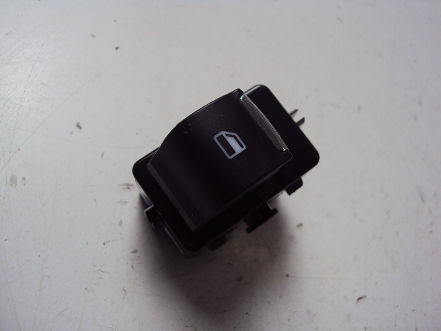 фото №1, Панель стекло правый перед ford ecosport ii 17-