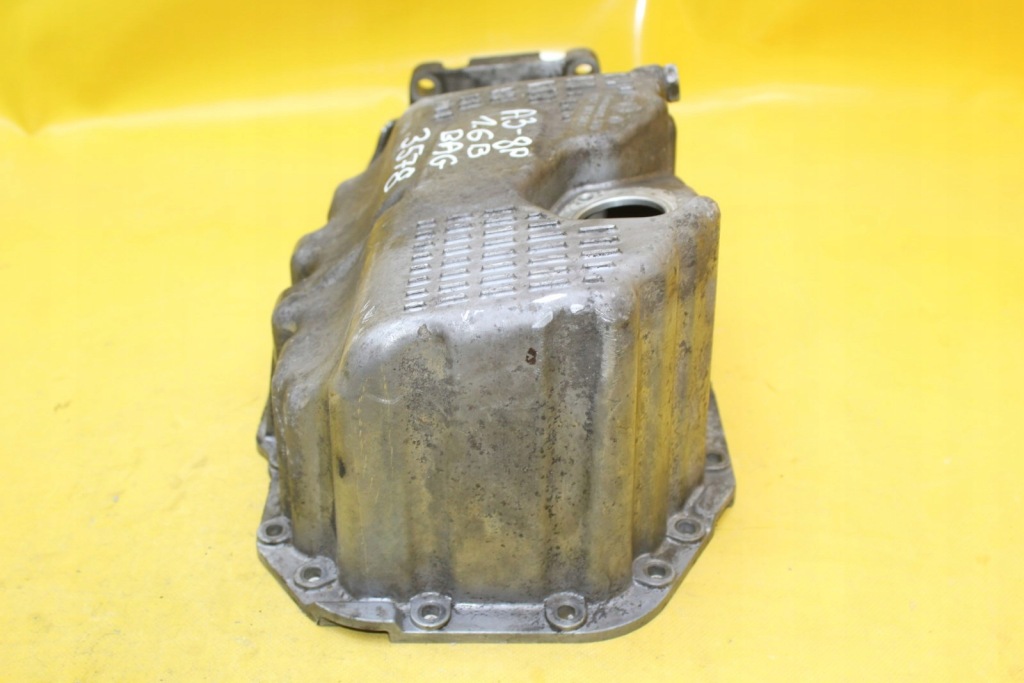 Поддон масляная golf v a3 8p 1.6 8v 03c103603j в Украине