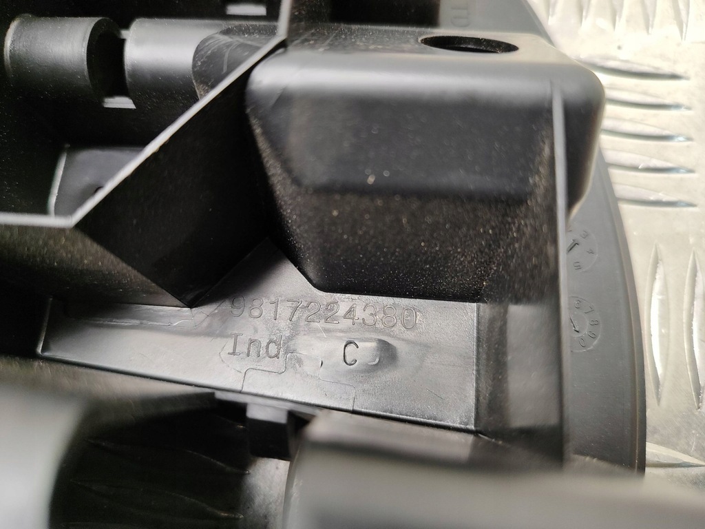 фото №8, Citroen ds7 crossback 2019 коробка инструментальный