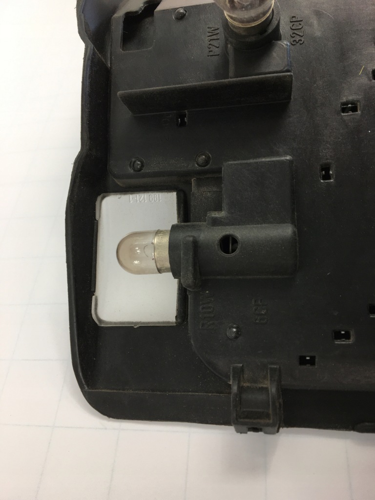 Вкладиш лампи задній лівий цоколь лампочка лівий задній mercedes w140 дорестайлінг Зі Шроту