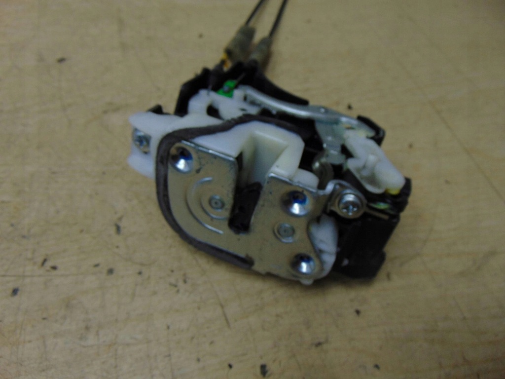 фото №4, Замок двері лівий задня outlander ii 2 pin europa