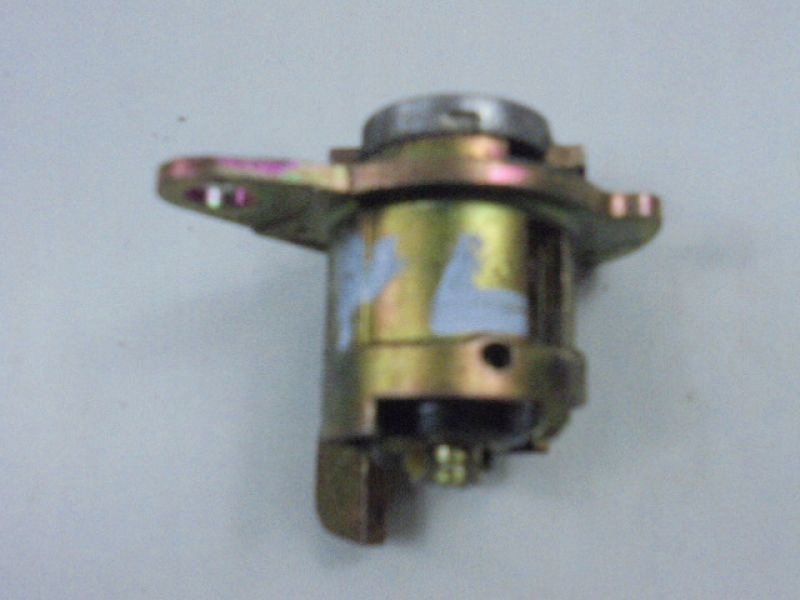 фото №8, Suzuki liana 01-04 вкладка замка перед левая