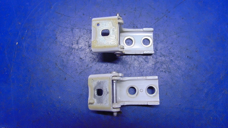 Купити Петлі двері правий перед fiat doblo 3 combo e partner iv berlingo iv