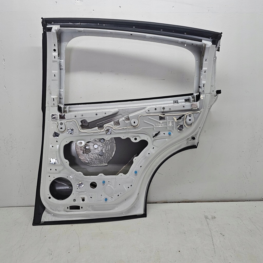 Дверь правое  задняя задняя tesla model x plaid 2022r ppsw Доставка