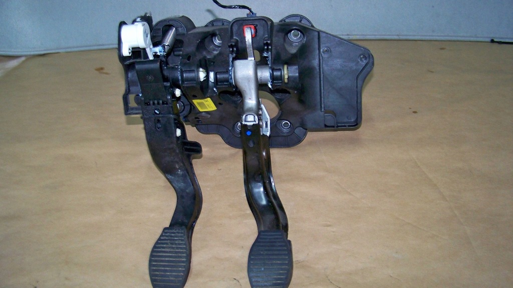 Купити Opel adam 14r педаль гальма зчеплення насос датчик