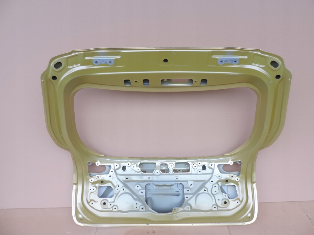 фото №8, Toyota yaris cross 2021 2022 задня кришка багажника / задня