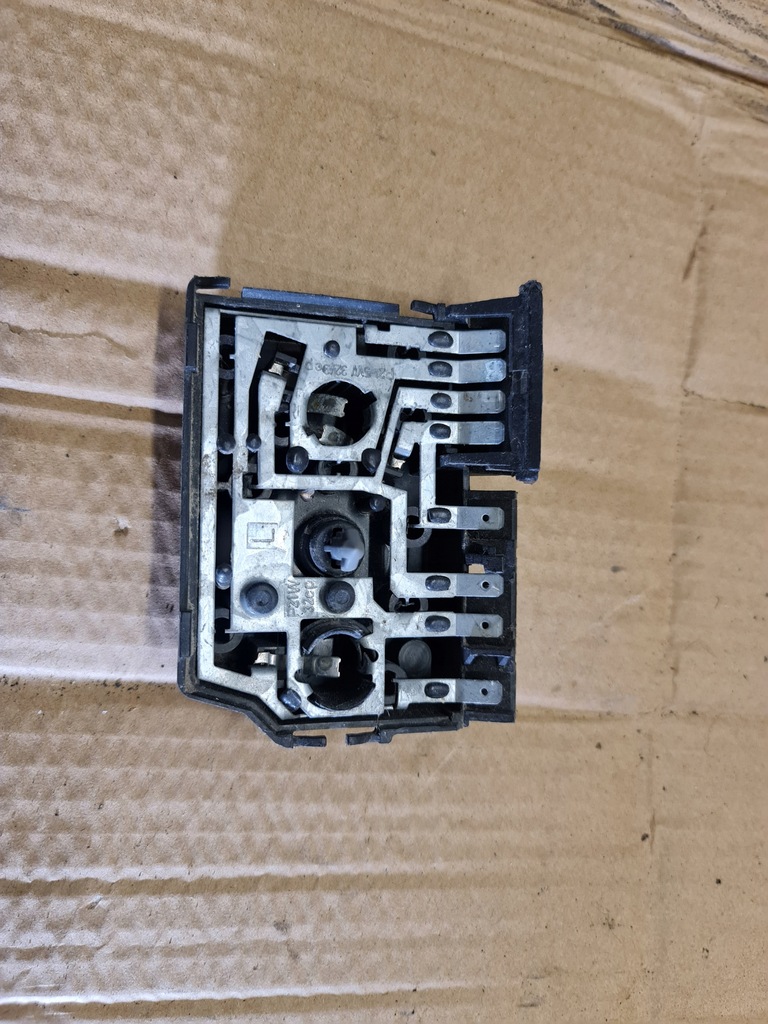 фото №1, Вкладыш лампы левый задняя audi a8 d2