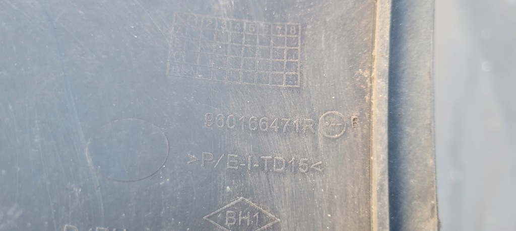 фото №3, Напрямна бампера перед правий renault clio v // 4129