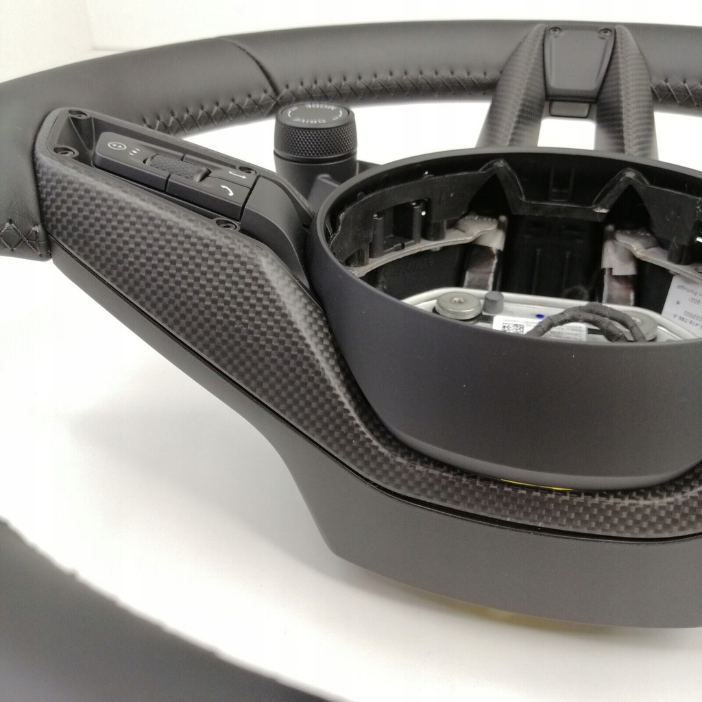 фото №12, Porsche taycan повітропровід czarna шкіра рамка карбон nowa fv 36cm