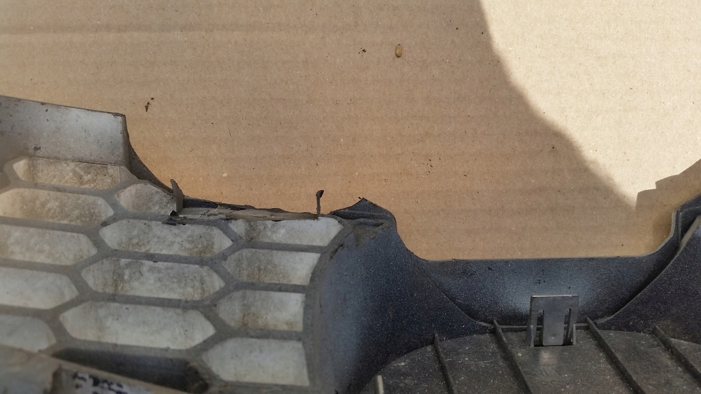 фото №4, Решітка радіатора решітка радіатора перед mazda 2 ii d65150711