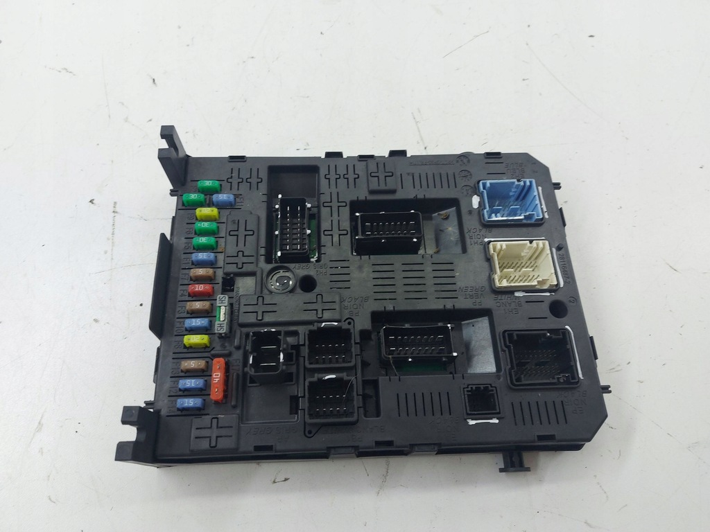 фото №1, Citroen c5 2009 рамка / модуль предохранителей