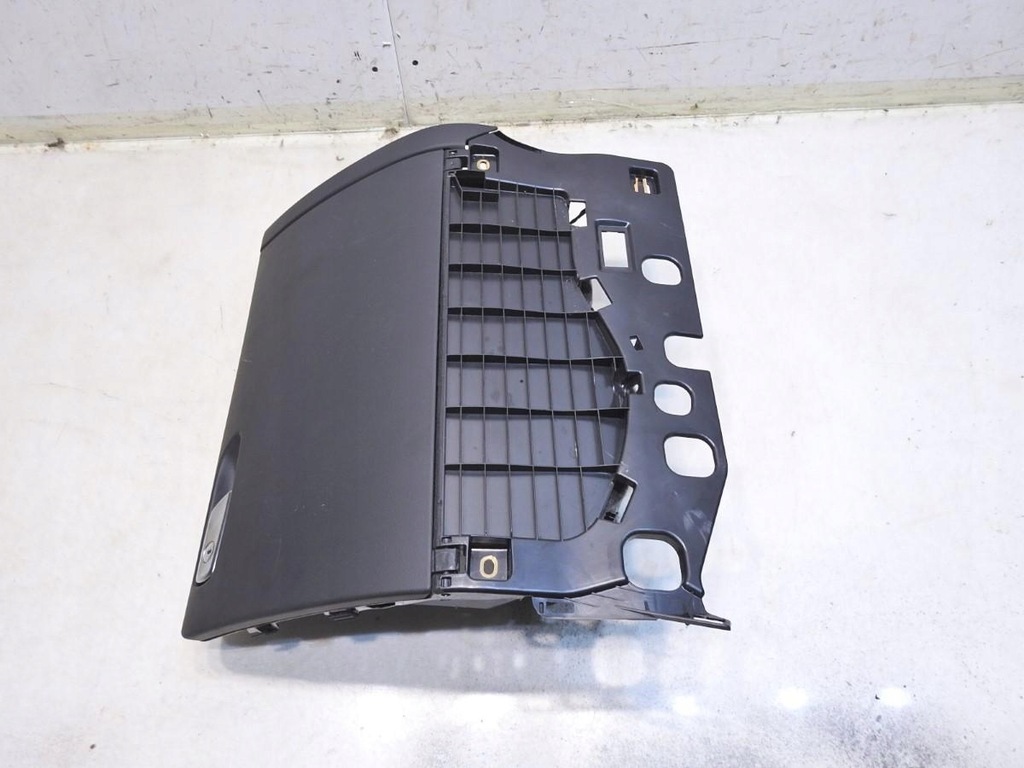 фото №8, Бардачок пассажира audi a4 b8