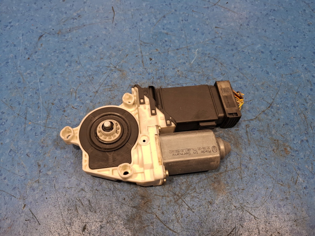 фото №7, Seat leon i моторчик стекло правый f005s00052