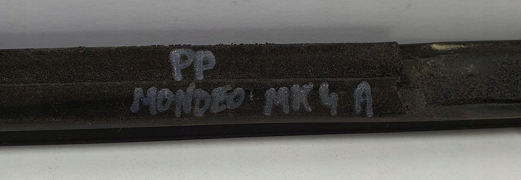 фото №8, Молдинг ущільнювач правий перед ford mondeo mk4