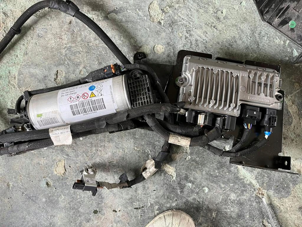 фото №4, Peugeot 2008 блок керування конденсатор старт-стоп