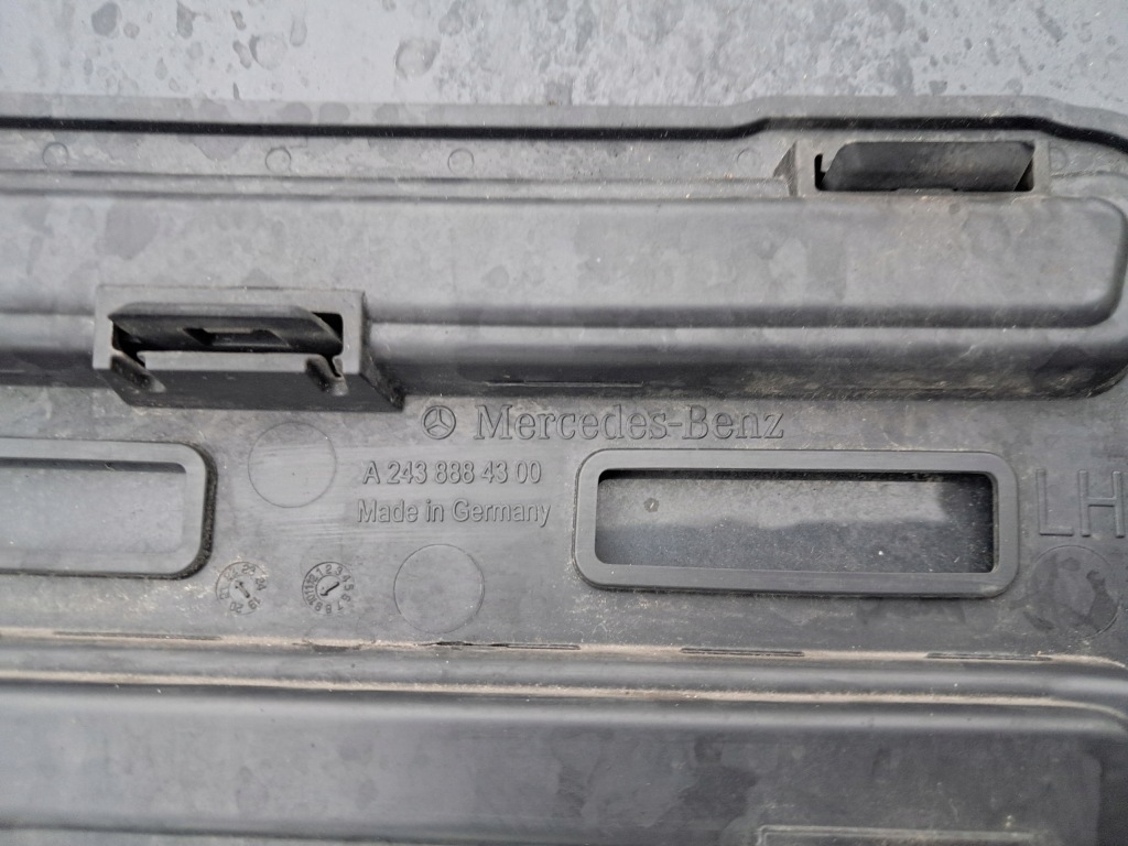 Решітка радіатора решітка радіатора хром mercedes eqb w243 a2438880200 Зі Шроту