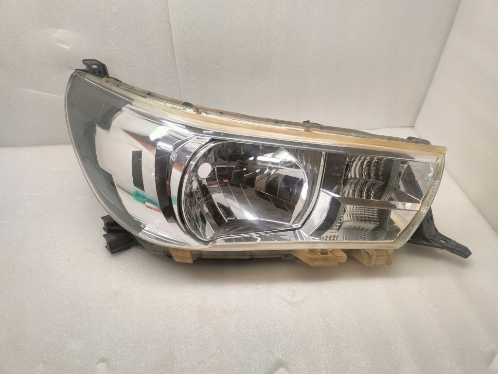 фото №1, Toyota hilux viii лампа правий перед zw