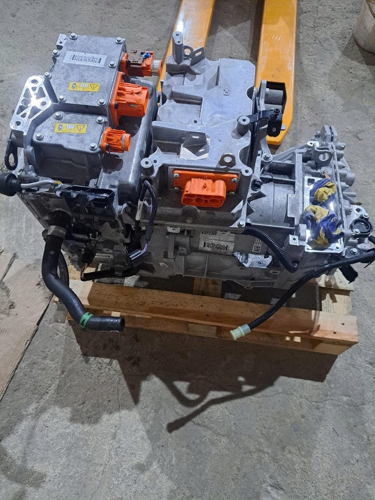 фото №1, Renault zoe ii двигатель 290035137r