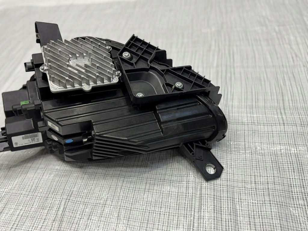 фото №7, Лампа передня права usa maserati grecale 06702930700