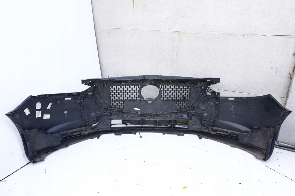 Бампер mazda 6 vi рестайлинг  6j gsh70-50031 lux решётка радиатора перед передний Недорого