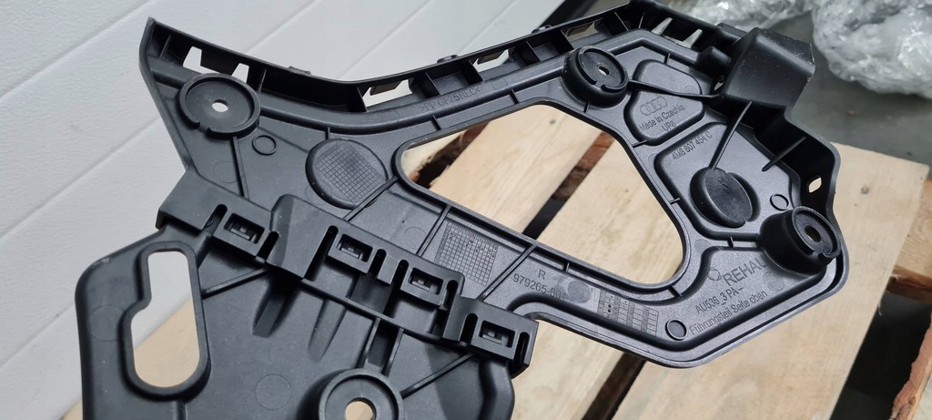 фото №11, Sq8 q8 напрямна кронштейн кронштейн бампера правий задня 24r 4m8807454c