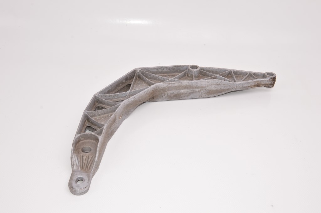 фото №1, Porsche 911 993 кронштейн заднего подвеска