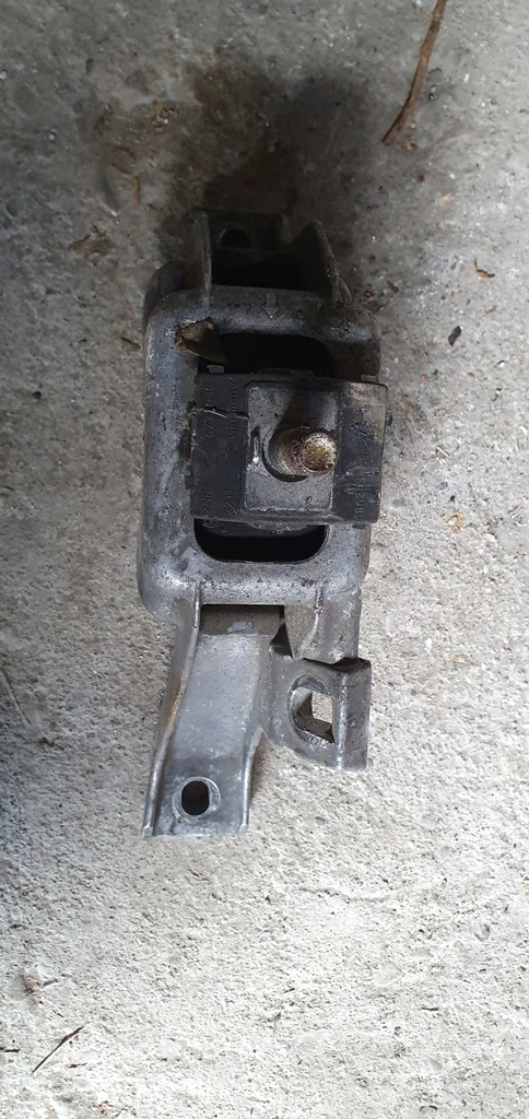 фото №2, Mini cooper r56 - кронштейн подушка двигуна