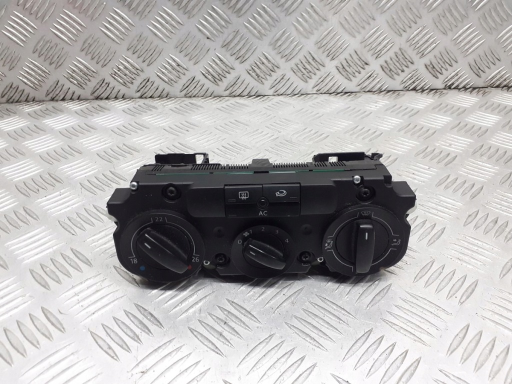 фото №1, Панель обдув кондиционера vw passat b6